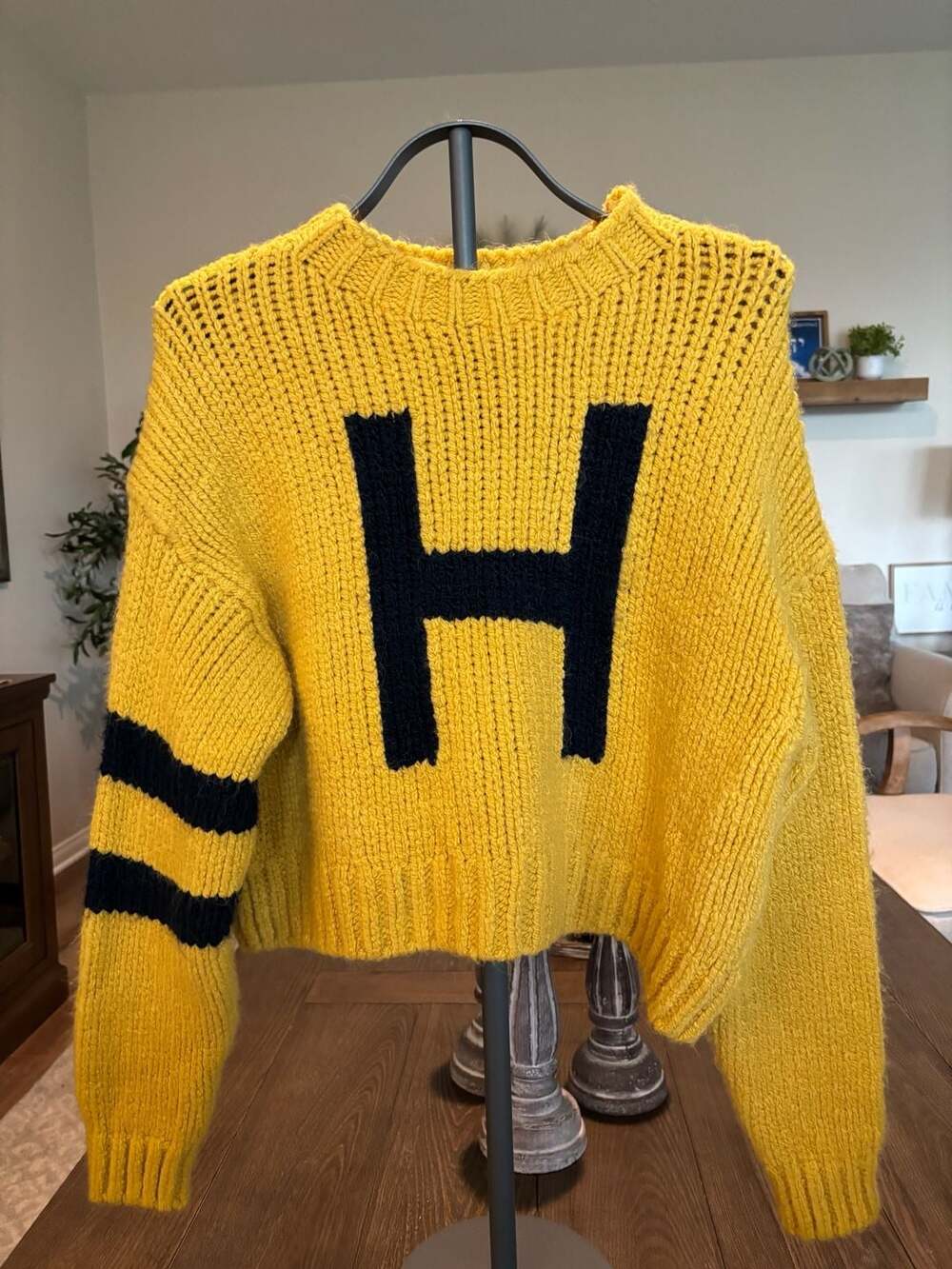 Hollister Yellow Chunky Knit Cropped Sweater with 'H' Monogram